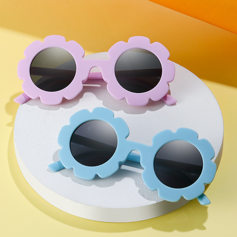 Wholesale Factory Cheap PC Kids Sunglasses Fashionable UV400 Carton Eyewear Candy Color Sunglasses for Boys and Girls