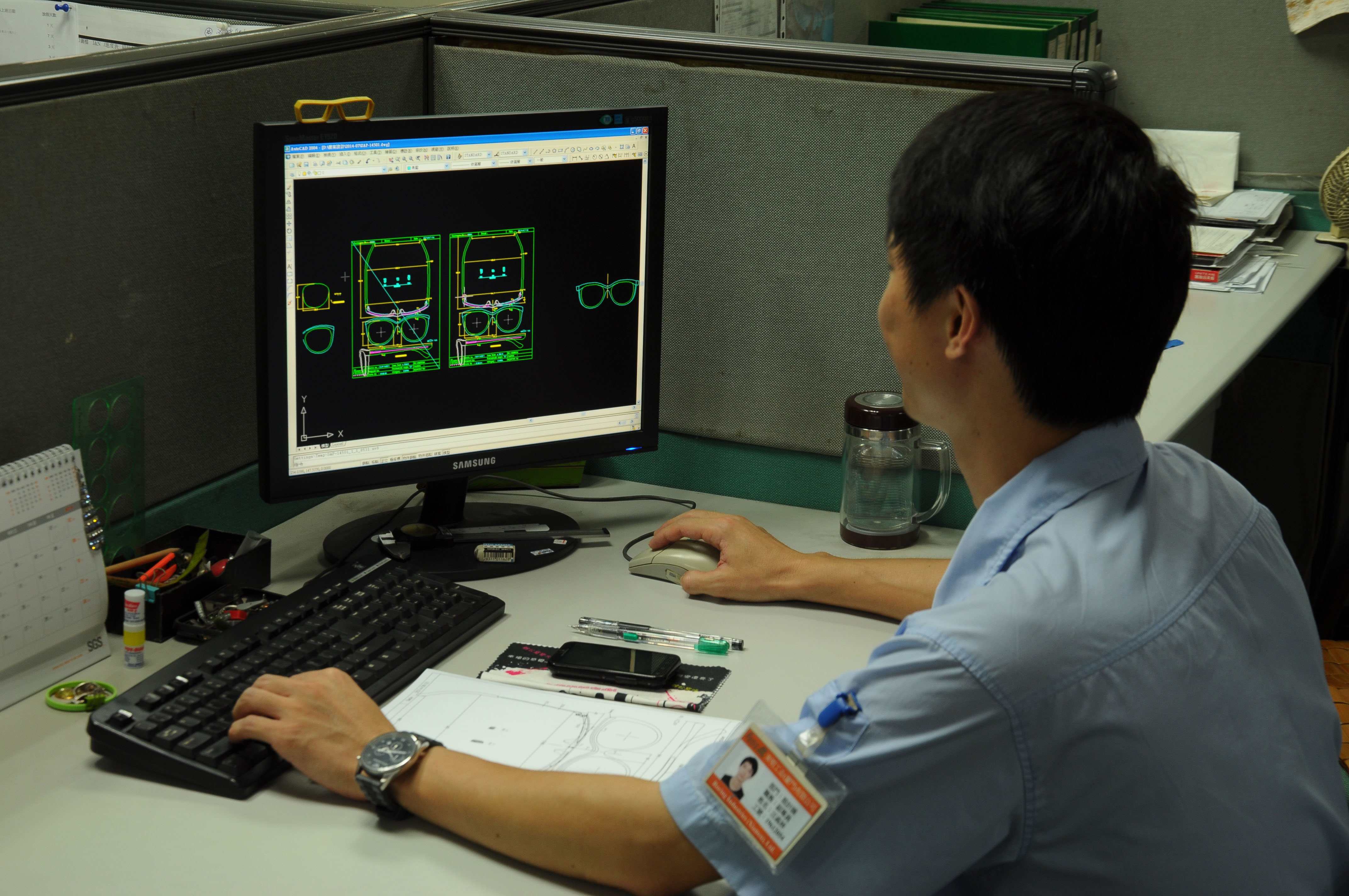 Manufacturing Workshop Eyewear Quality Inspection